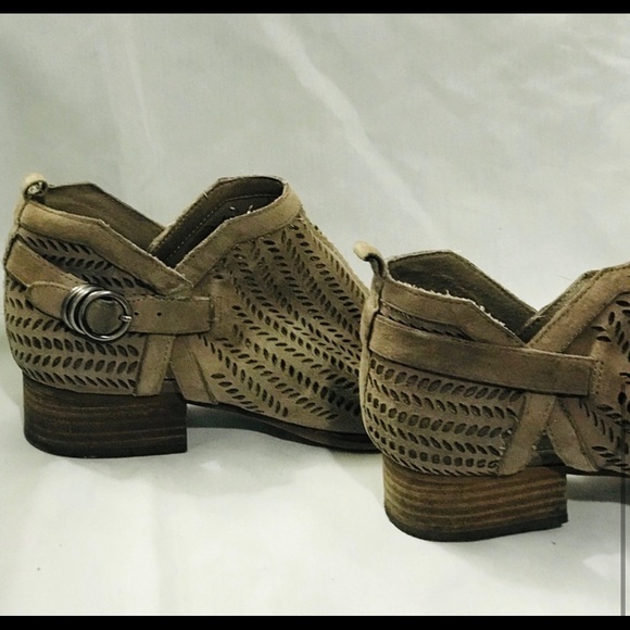 Vince Camuto Perforated suede booties - Picture 5 of 6